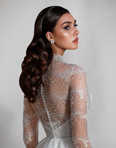 BRIDE'S HAIR IDEAS AT PHOENIX & FIRE SALON IN PARADISE POINT, QUEENSLAND BRIDE'S HAIR IDEAS AT PHOENIX & FIRE SALON IN PARADISE POINT, QUEENSLAND