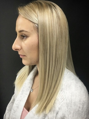 Blonde-highlights-at-top-hairdressers-in-Queensland