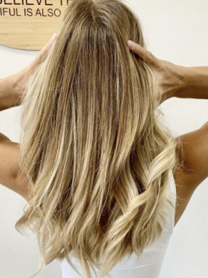 best-blonde-hairdressers-ibn-Paradise-Point-Queensland