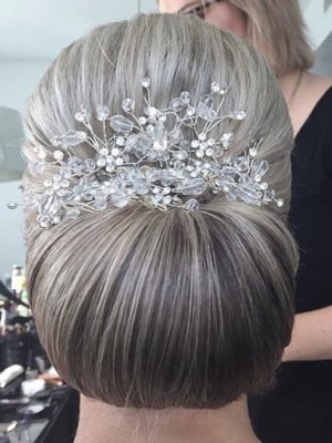 Wedding-hairstyles-at-top-bridal-hairdressers-in-Paradise-Point-Queensland